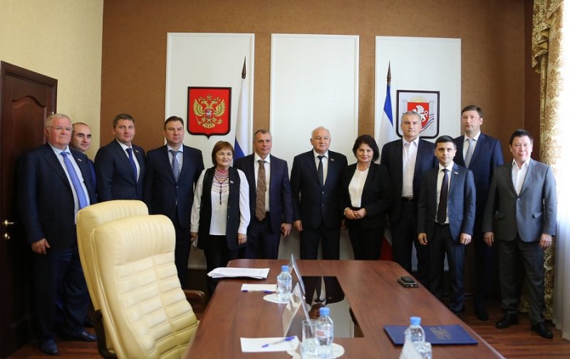 Глава Республики Крым провёл встречу с членами Комитета ГосДумы Российской Федерации по делам национальностей
