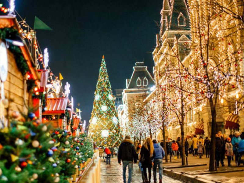 Минздрав рекомендовал россиянам не выезжать за границу на новогодние праздники